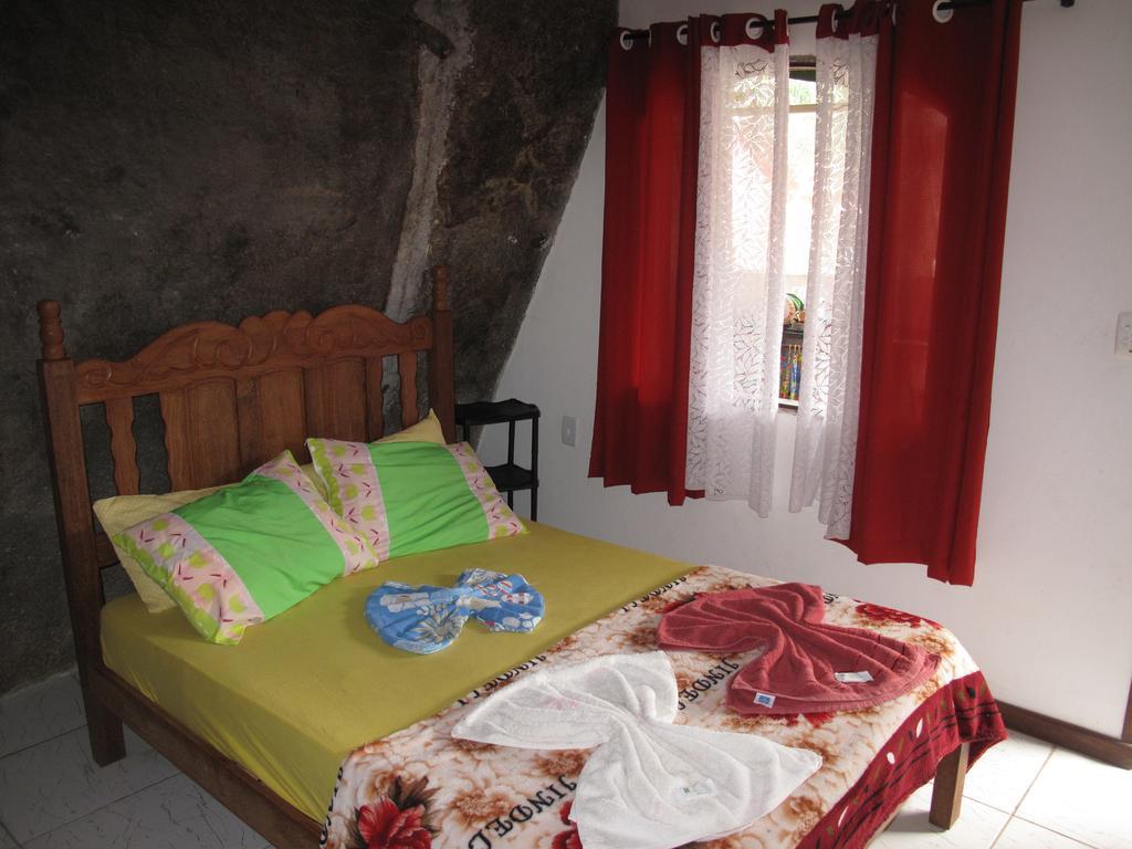 Suites Cantinho Da Pedra Abraão Chambre photo